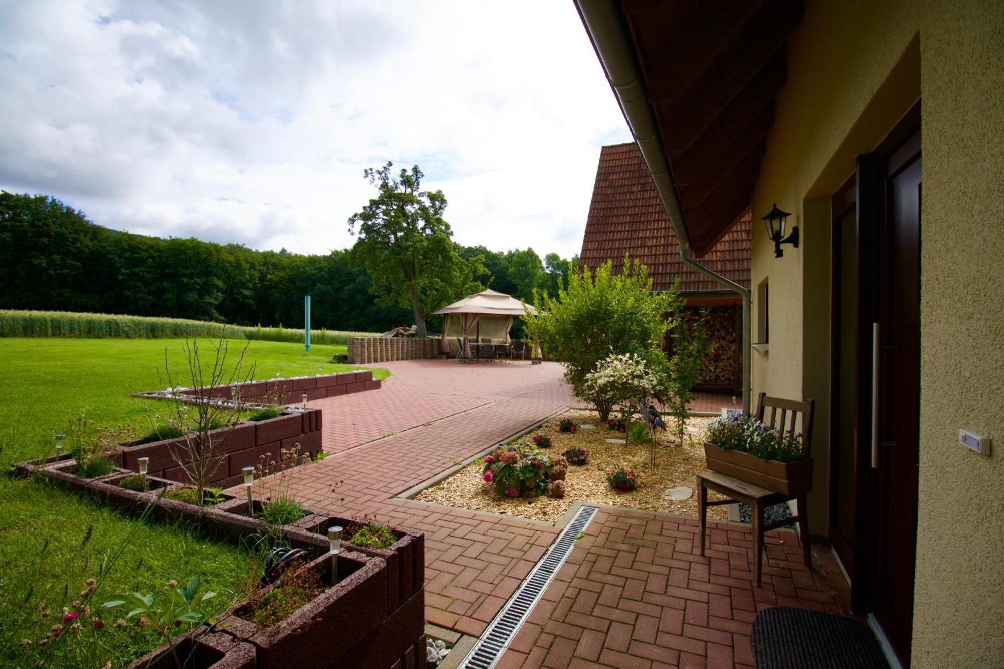 Ferienhaus Plattenberg Бад Ойнхаузен Екстериор снимка