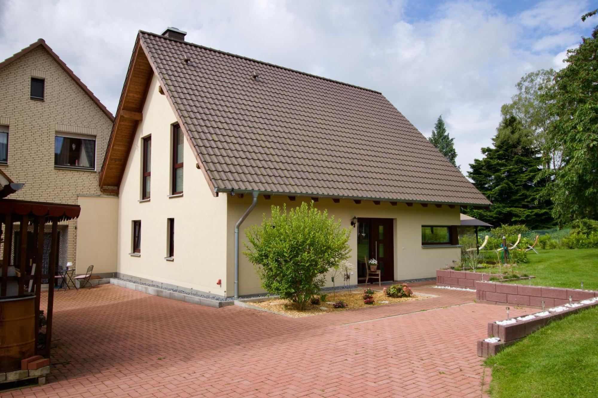 Ferienhaus Plattenberg Бад Ойнхаузен Екстериор снимка